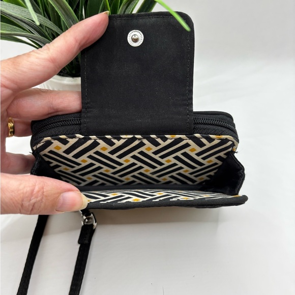 VERA BRADLEY Black Quilted Women's Wristlet Wrist Wallet - Picture 2 of 6